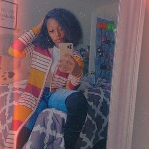 Meet your Posher, Adasia